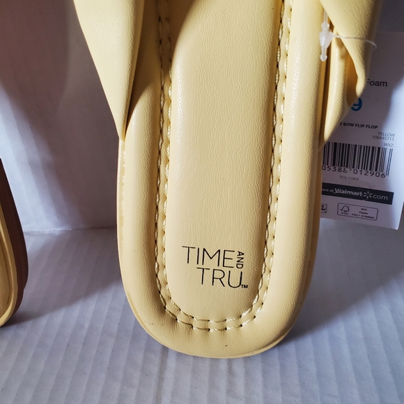 Time And Tru Women's Faux Leather Yellow Bow Flip Flop Menory Foam Sz 9 - Picture 3 of 9